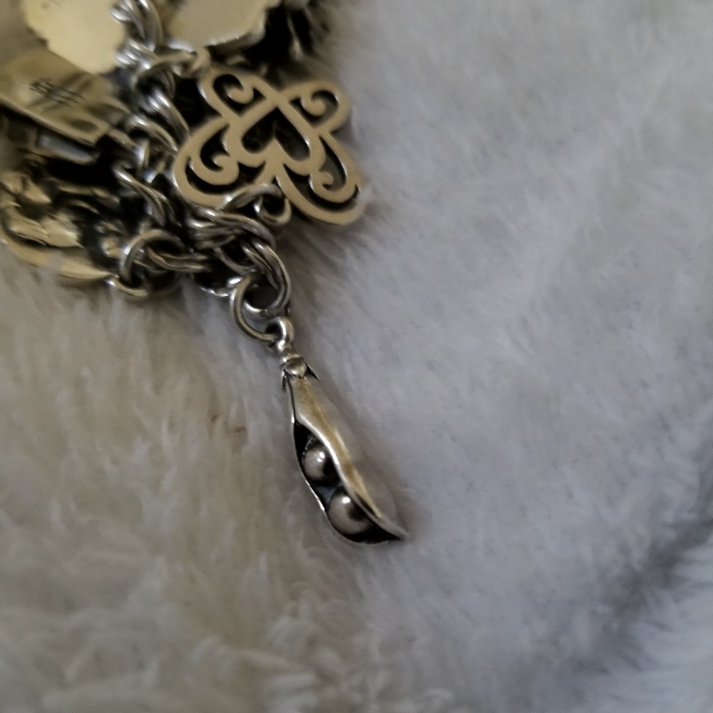 James avery two peas in a pod